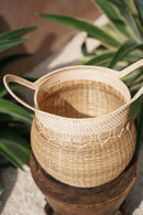 Gevlochten mand- The Bamboo Basket